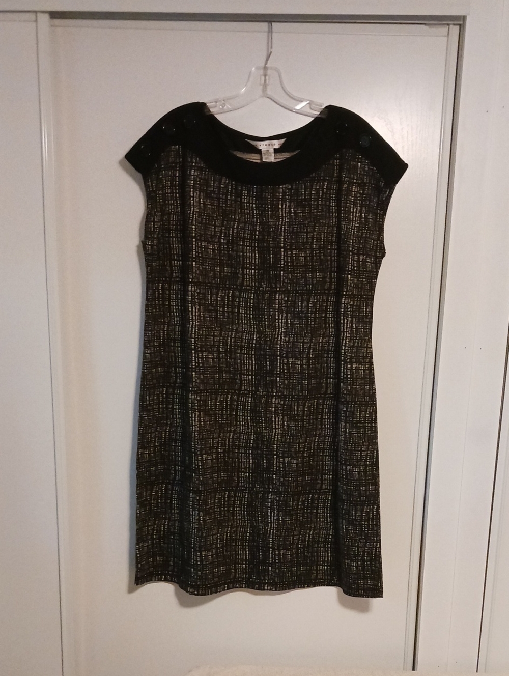 Studio Black & Ivory Textured Cap-Sleeve Shift Dress